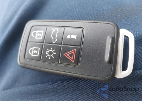 2013 Volvo Xc60 3.2 Premier Plus z USA, uszkodzony, nr VIN YV4952DZ3D2420906